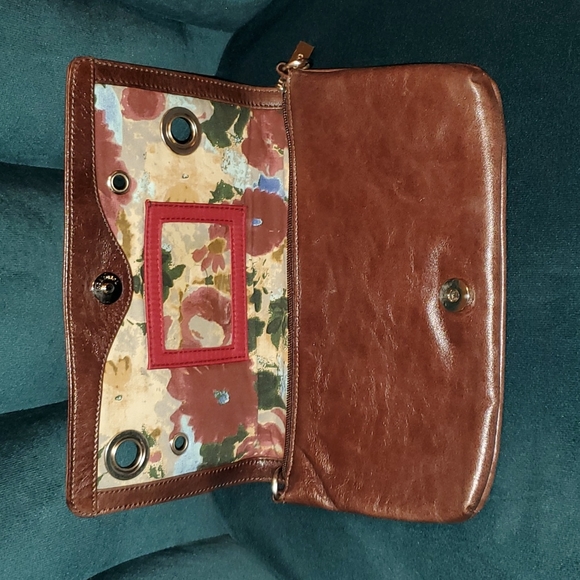 HOBO Clutch - Picture 2 of 9